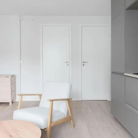 L Nostet Apartment *
