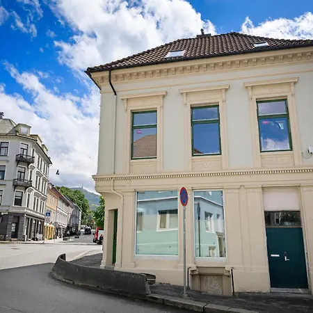 L Nostet Bergen